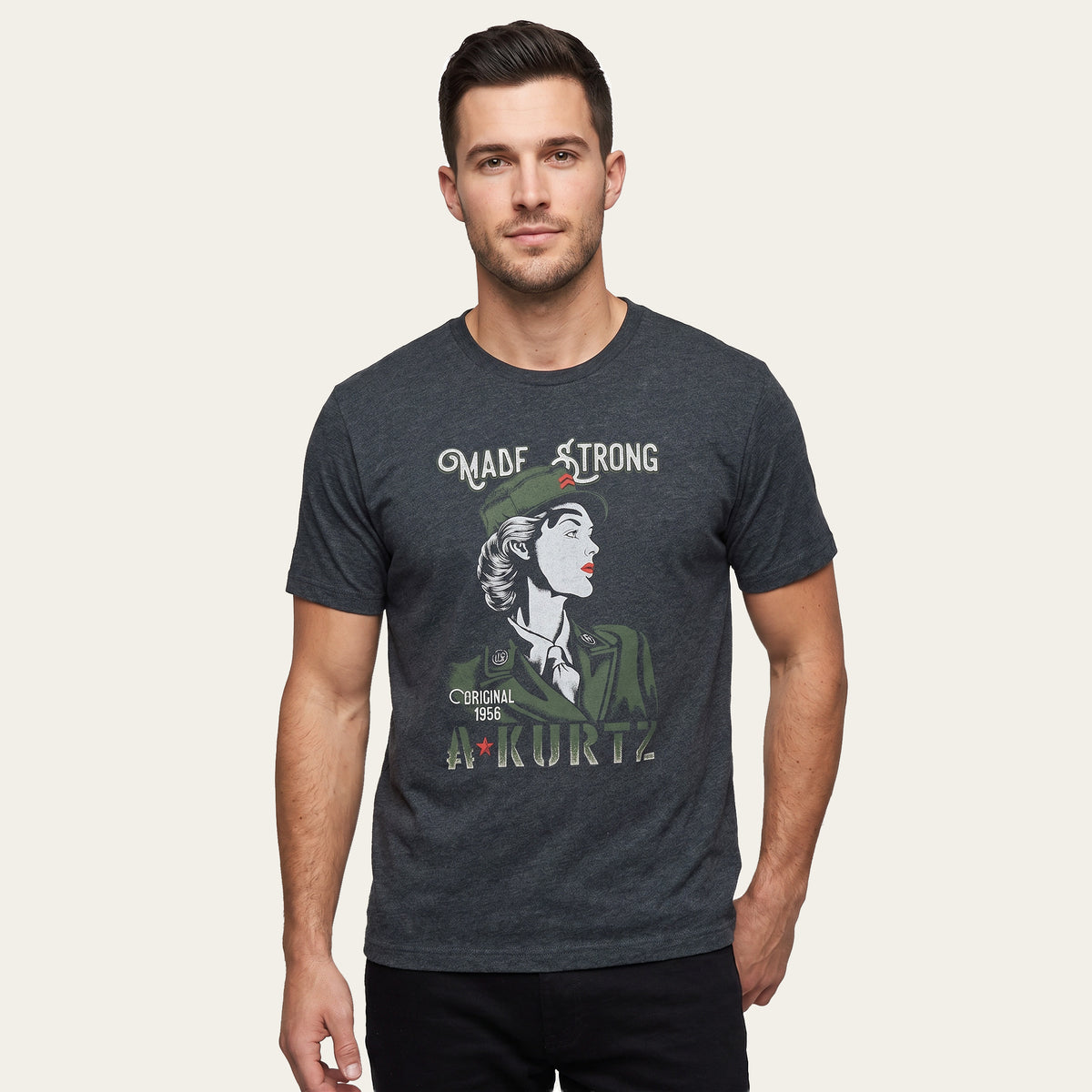 T-shirt vintage z nadrukiem – na modelu | color:charcoal
