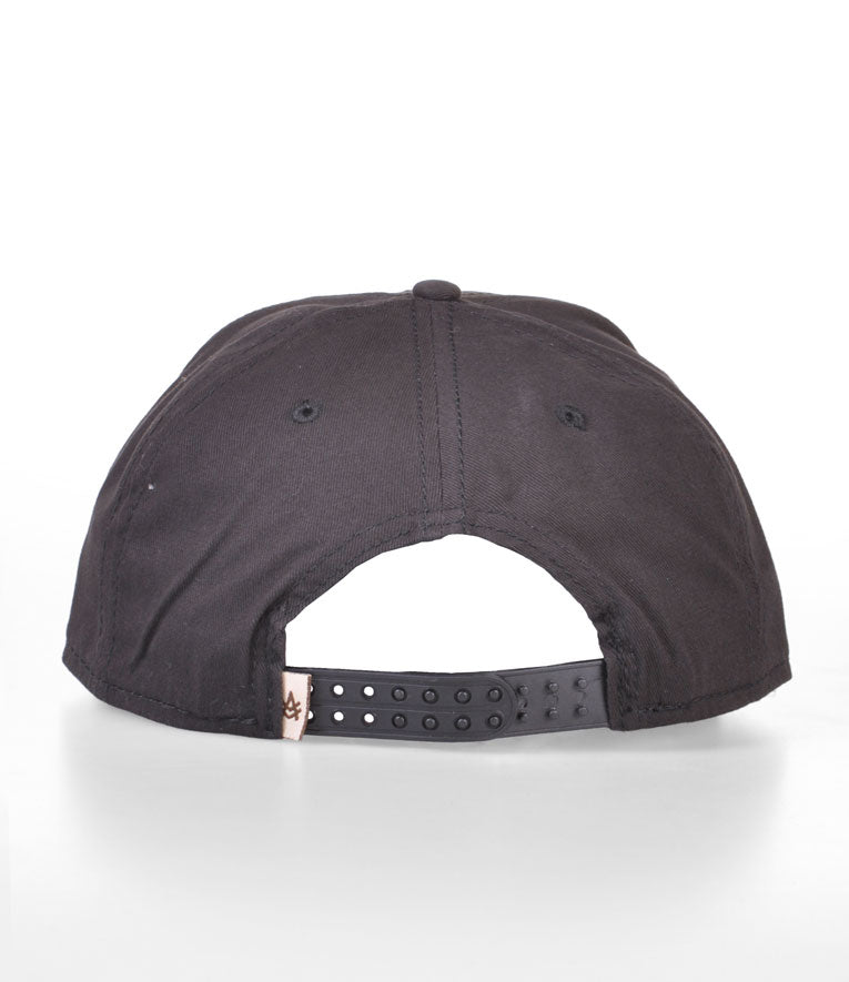 |color:Black
